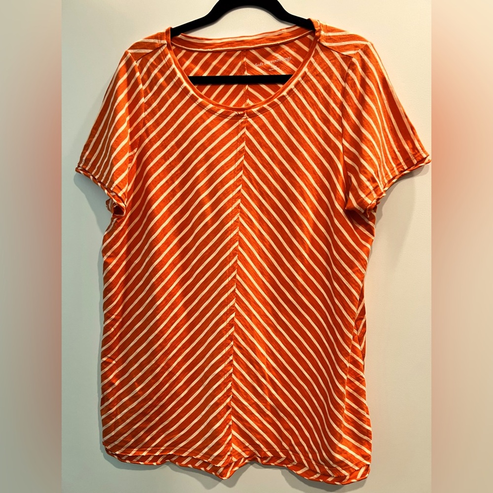 Soft Surroundings orange and cream chevron pattern tee shirt. 100% Cotton
